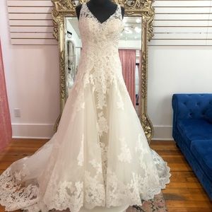 Casablanca Bridal Plumeria Size 12 wedding gown champagne